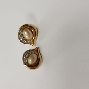Vintage gold tear drop pearl & diamond earrings